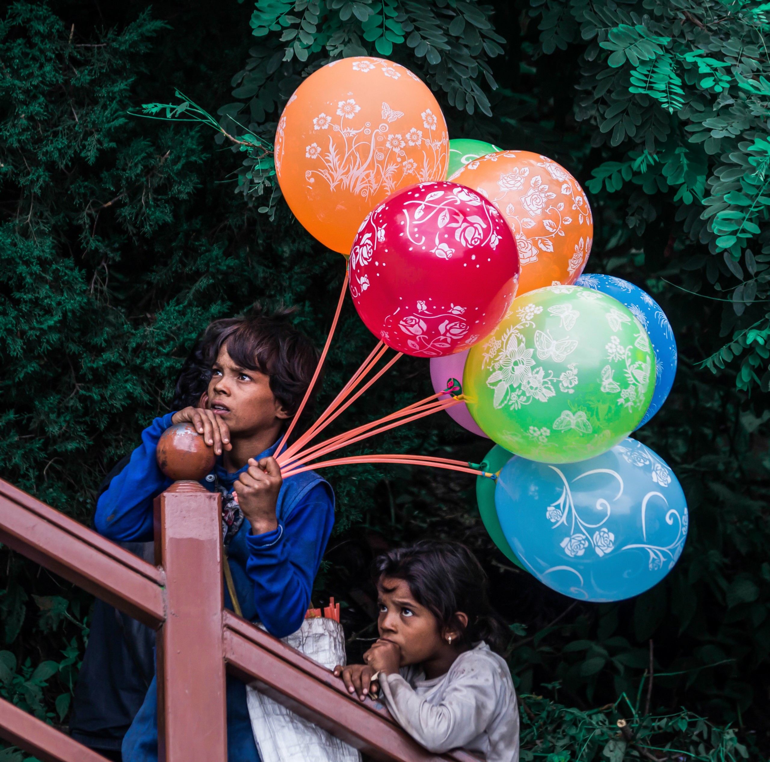 Children with balloon