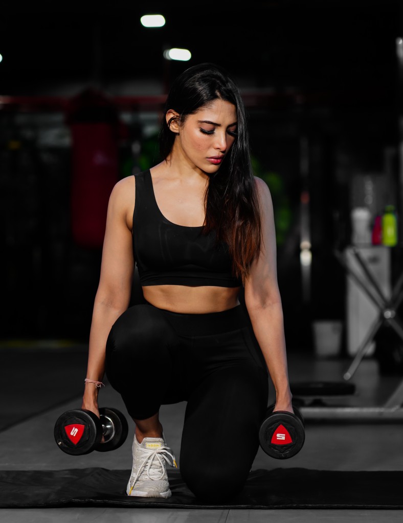 Girl With Dumbbells In Gym - Pixahive