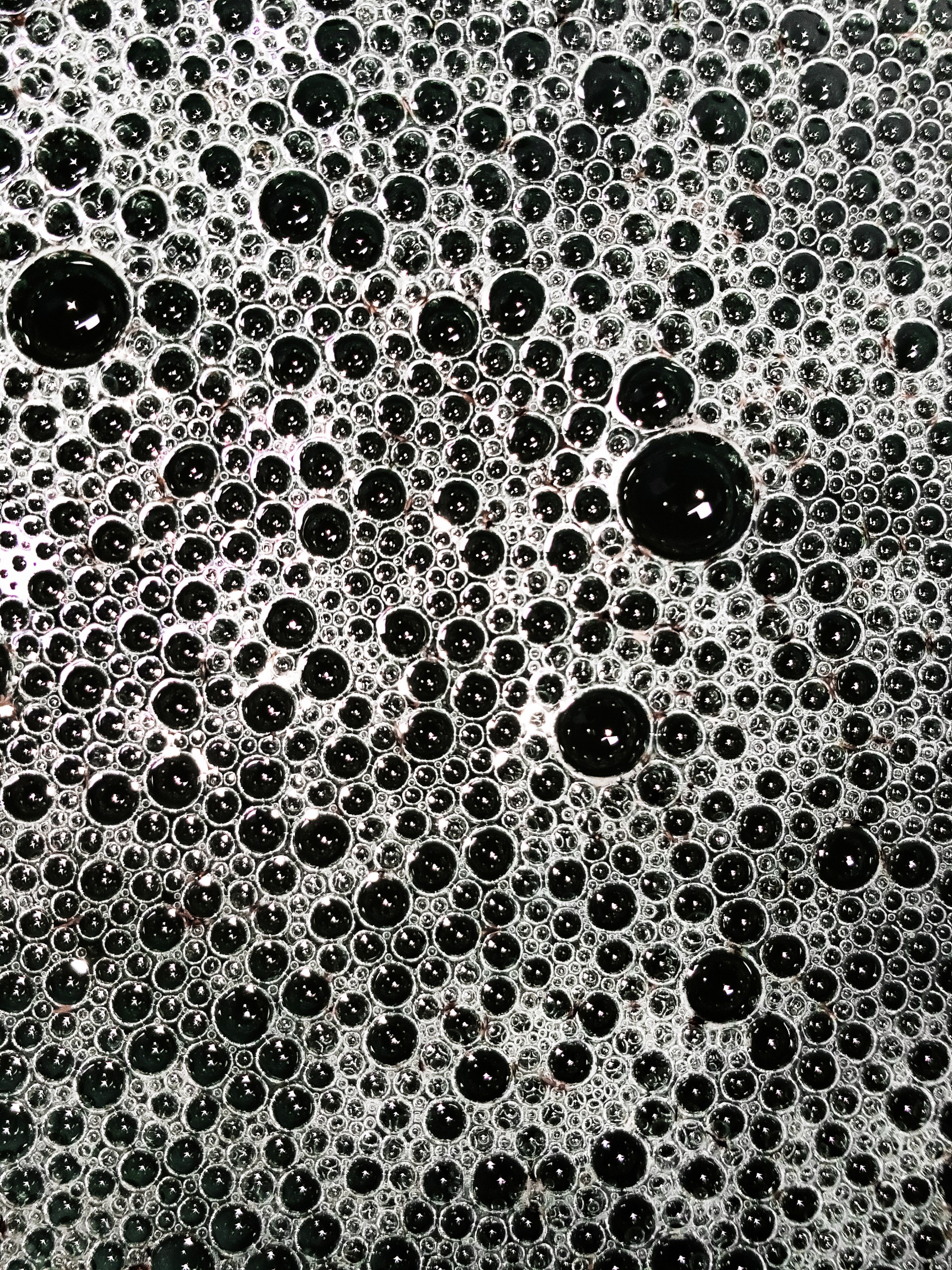 Black and white bubbles
