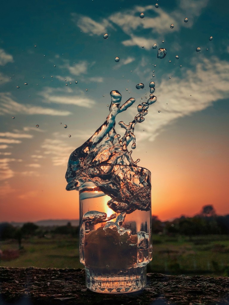 Splash in a glass - Free Image by Aakash Kumar on PixaHive.com