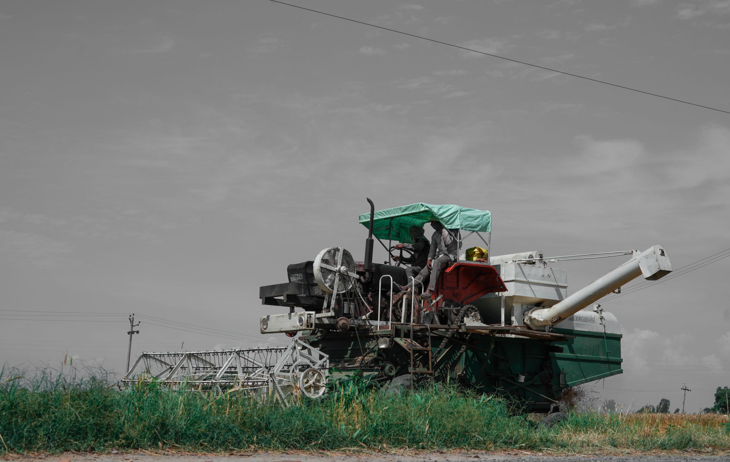 Wheat cutting machine