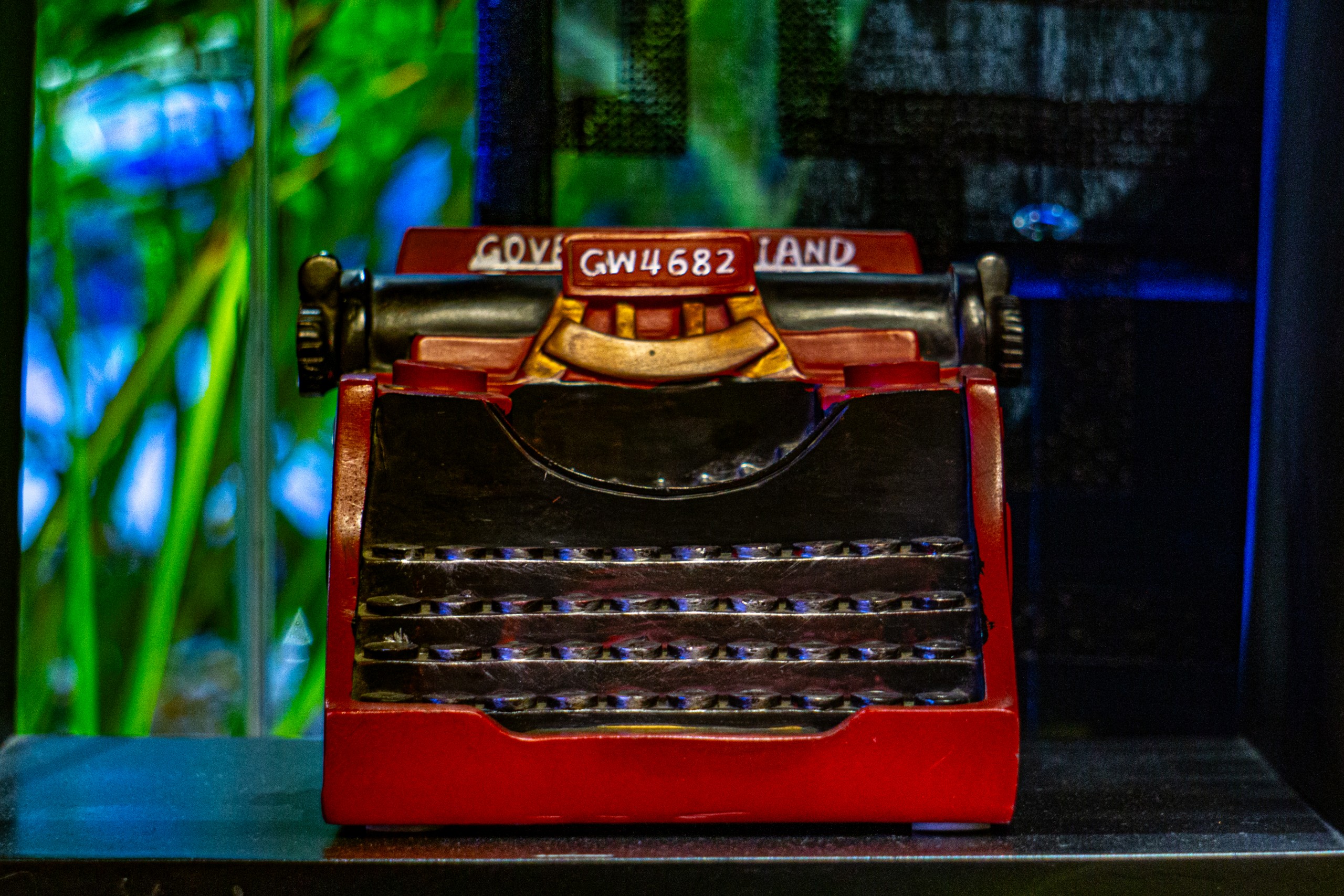 Miniature typewriter