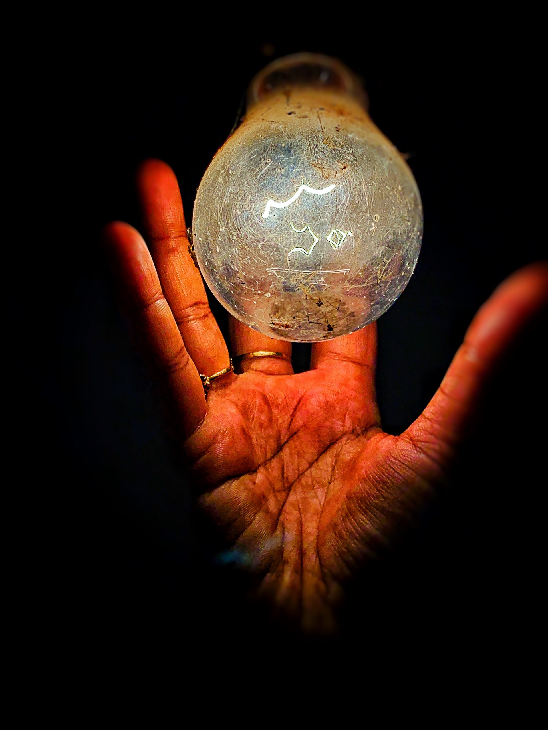 An old electric bulb