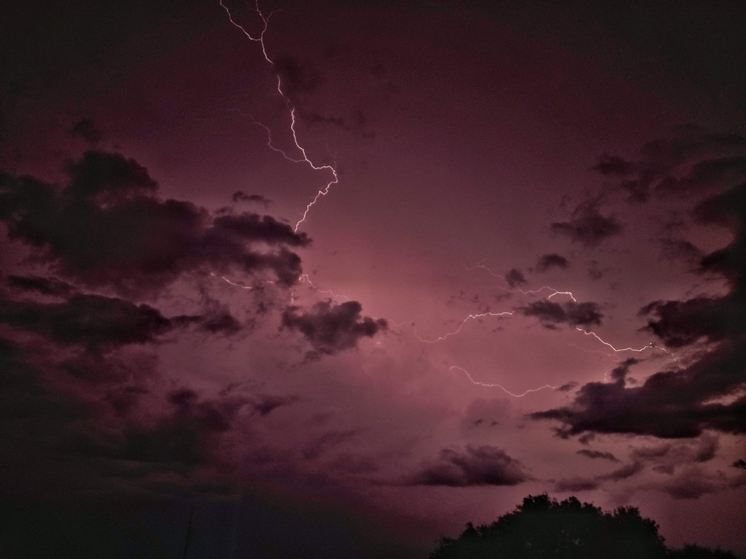 lightening flash in the sky