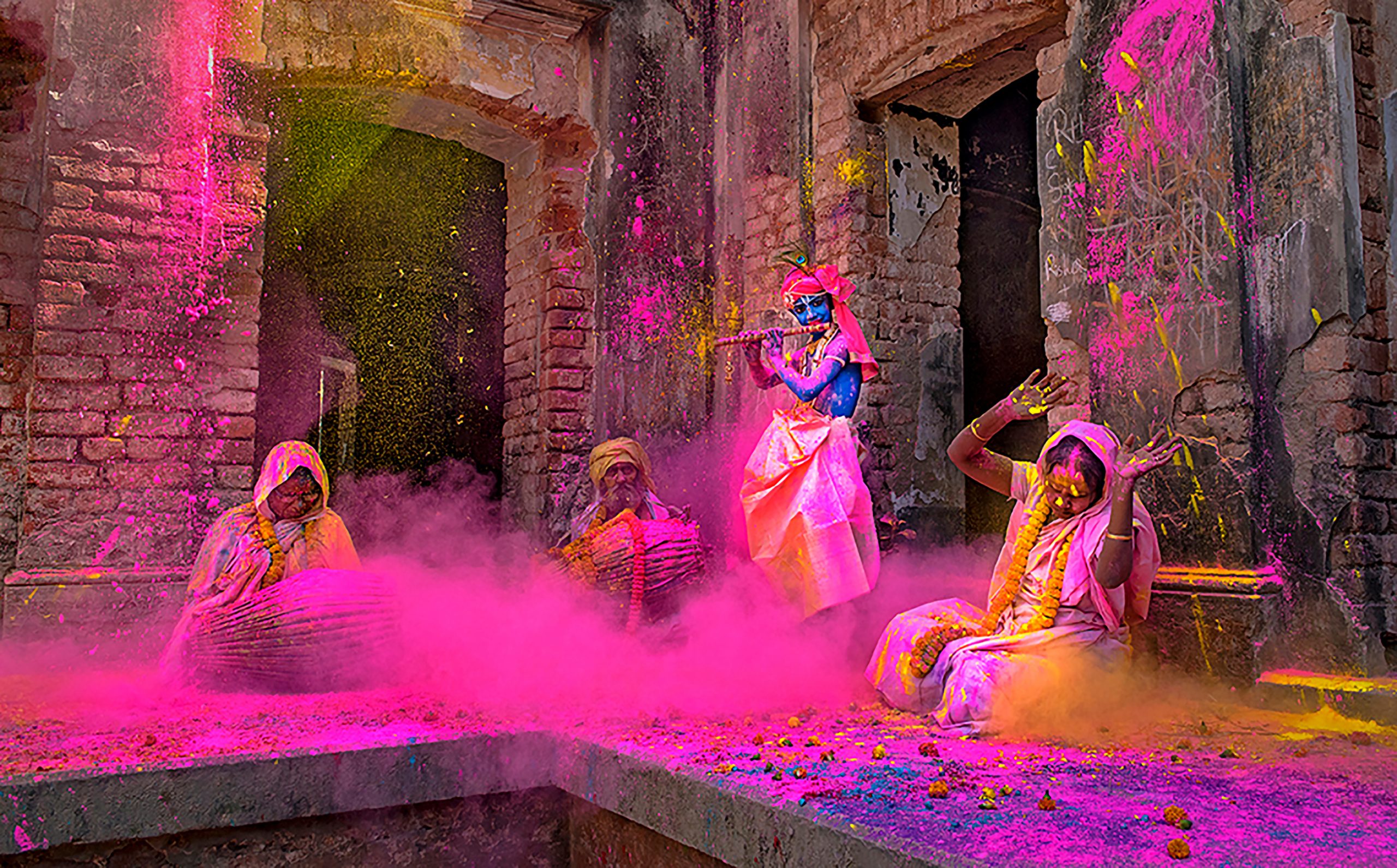 People enjoying colours in Holi.