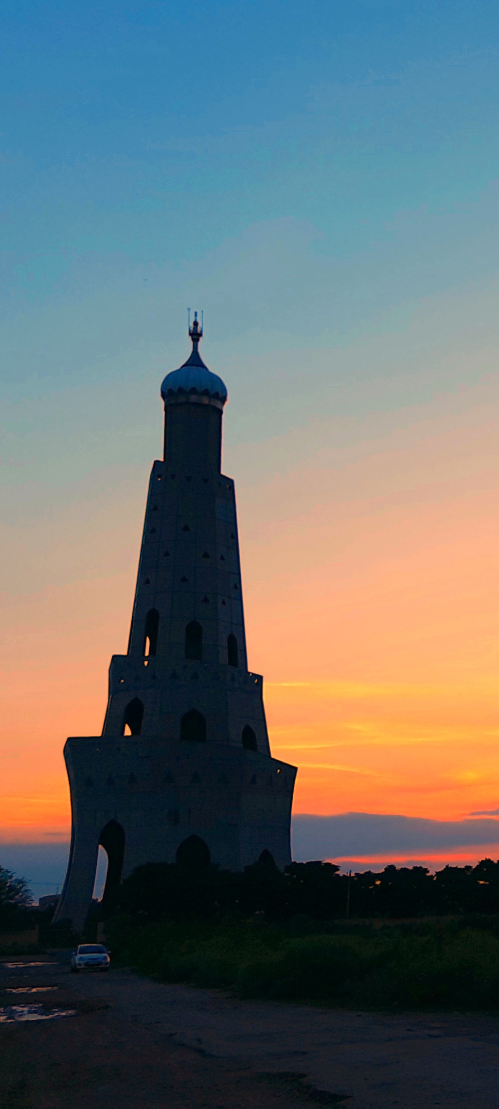 Fateh Burj during sunset