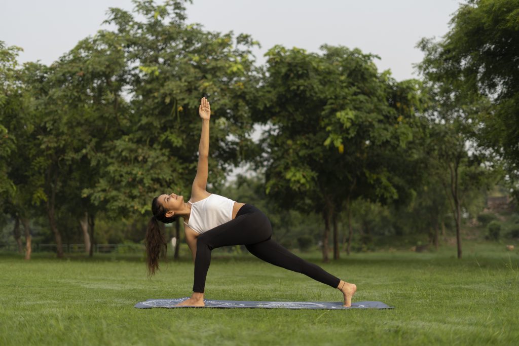 Let's learn Extended Side Angle Pose💕🧘‍♂️ #yoga #yogaeverydamnday  #yogainspiration #yogyakarta #yogalife #yogalove #yogaeverywhere #rishikesh  #yogalover... | By Shekhar BishtFacebook