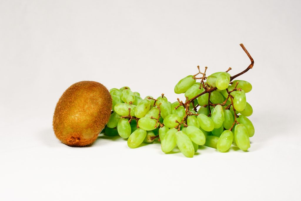 Grapes and kiwi fruits PixaHive