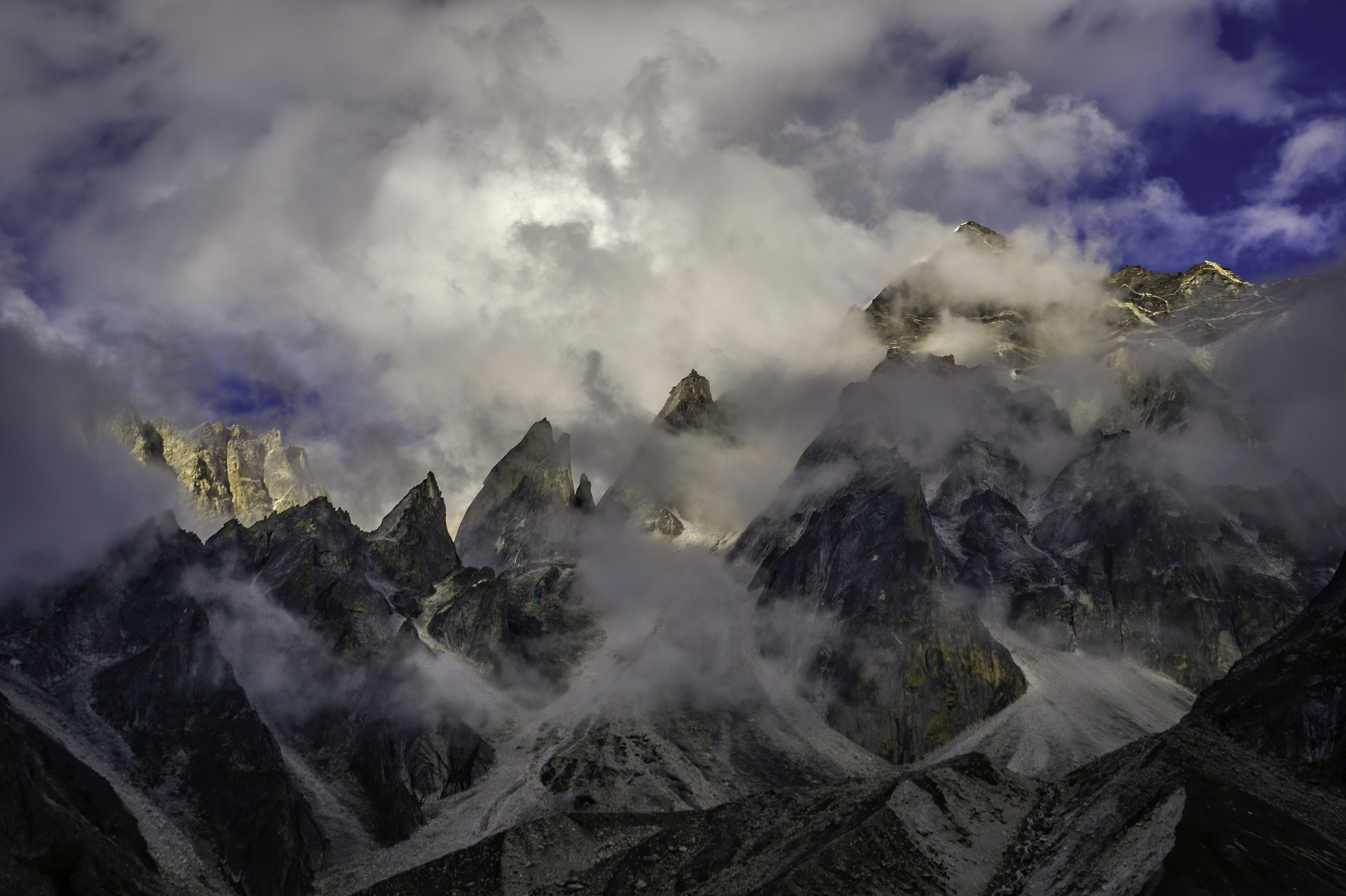 Himalayan mountain peaks of Uttarakhand.