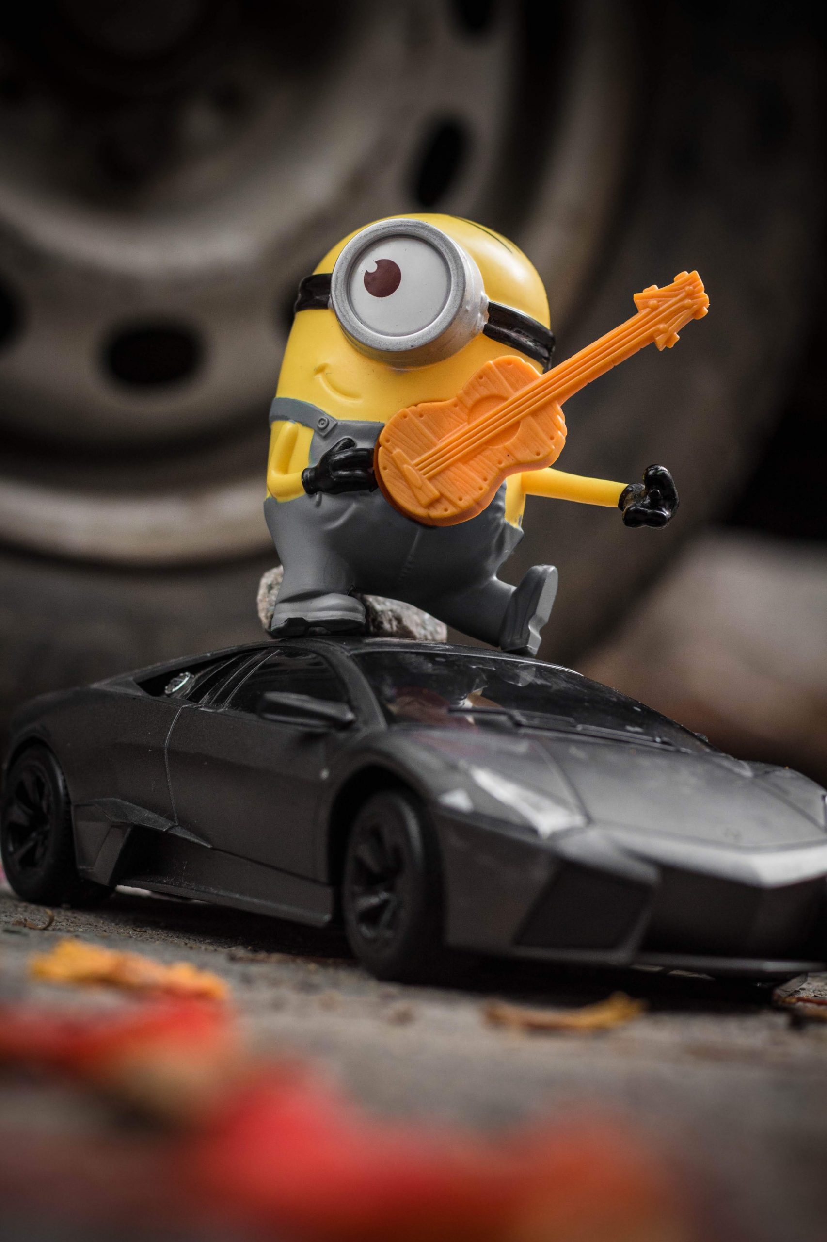 Minion with guitar