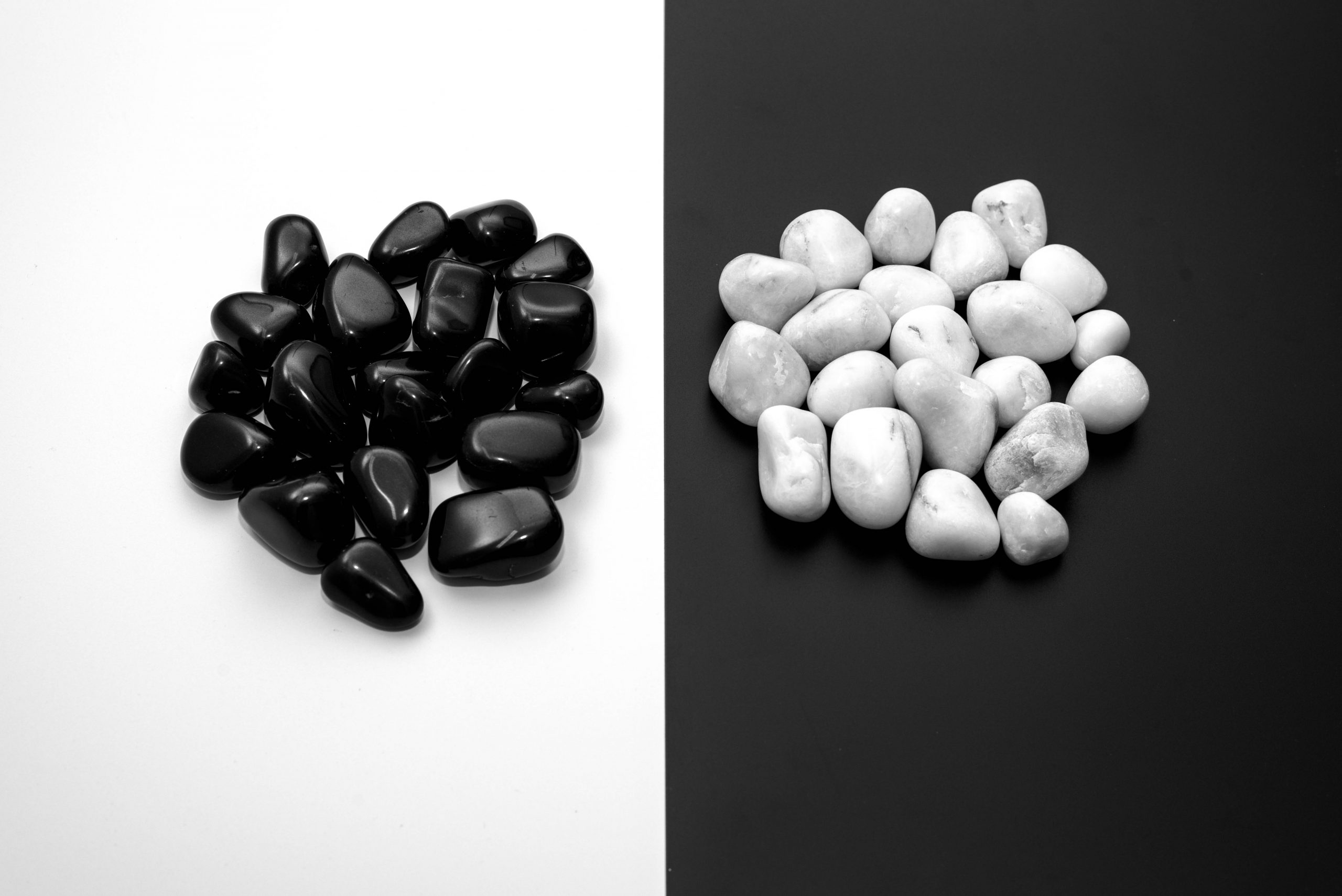 Monochromatic Pebbles