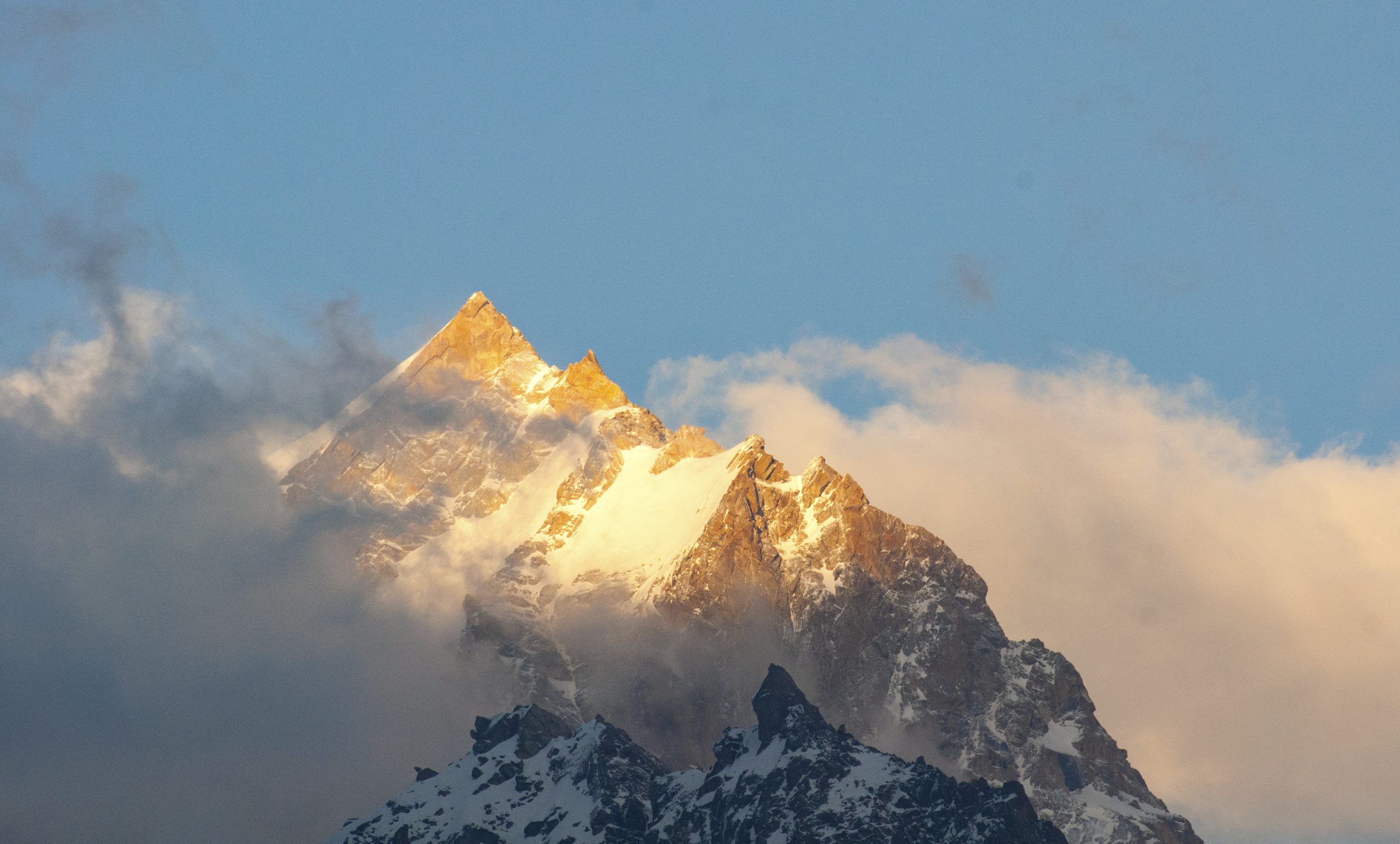 Trishul Mountain Range in ‎Bageshwar, Uttarakhand, India