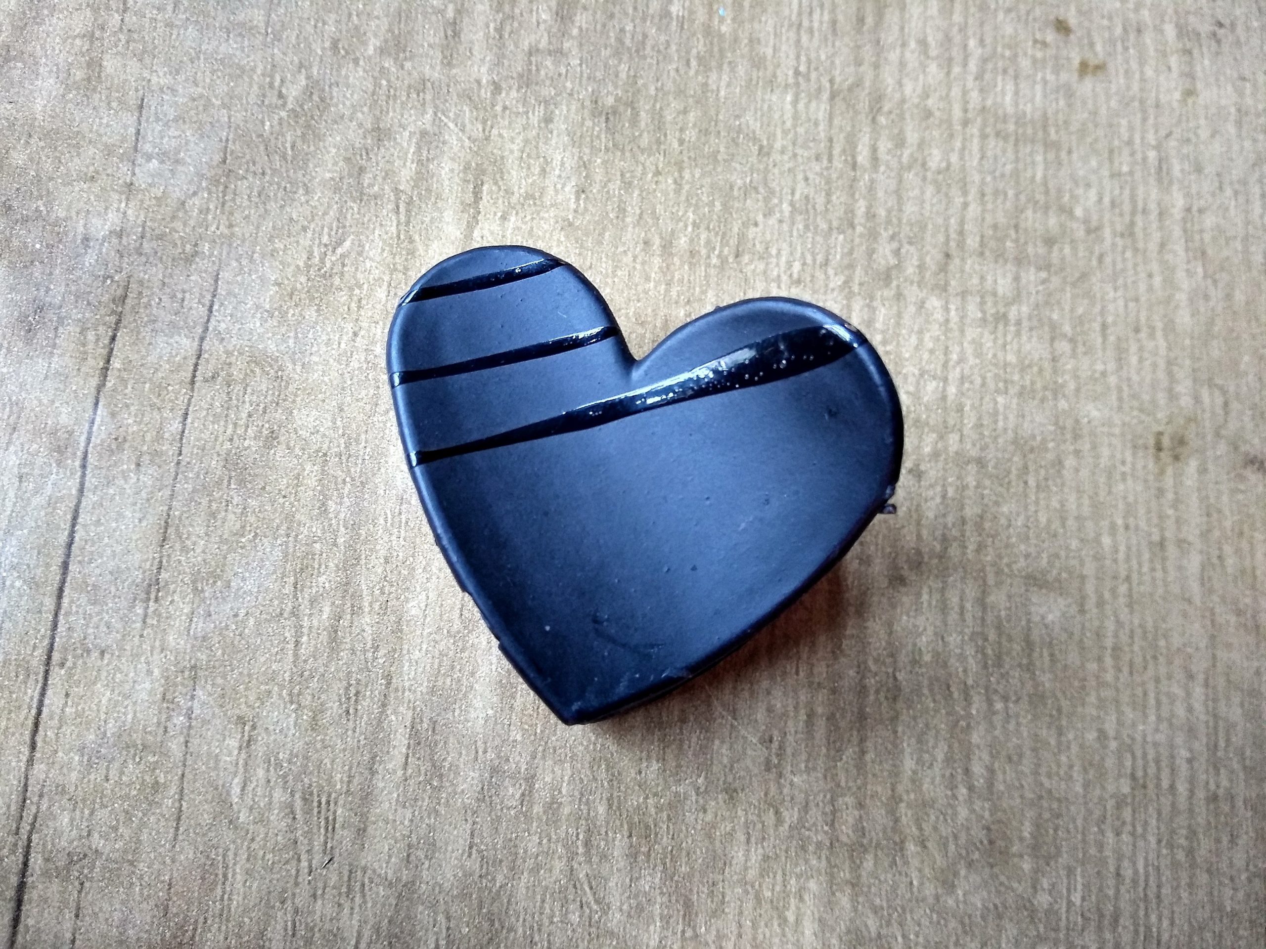 A heart shape clip