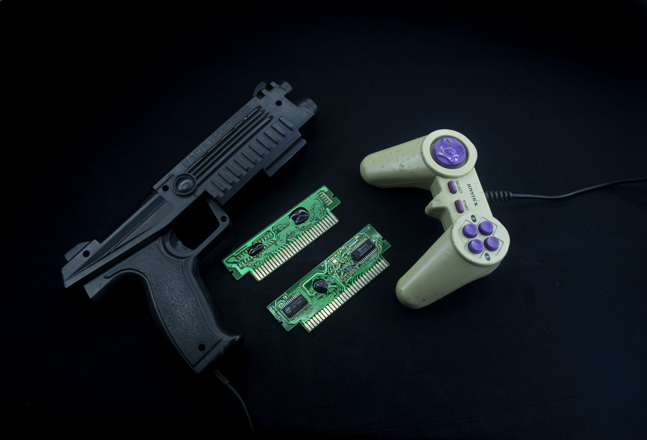 Gaming controller and gun