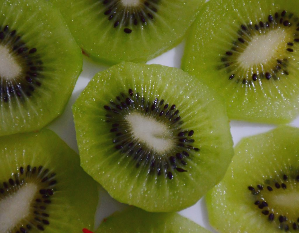 Kiwi fruit slices PixaHive
