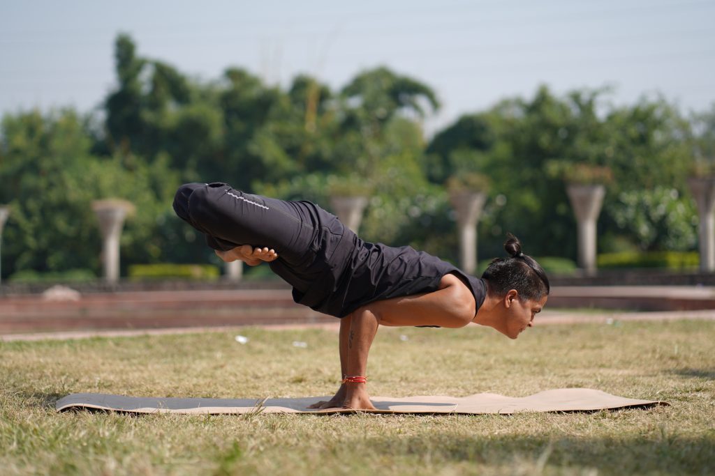 Arm Balancing Yoga Posture | 8 Yoga Pose For Healthy Arm