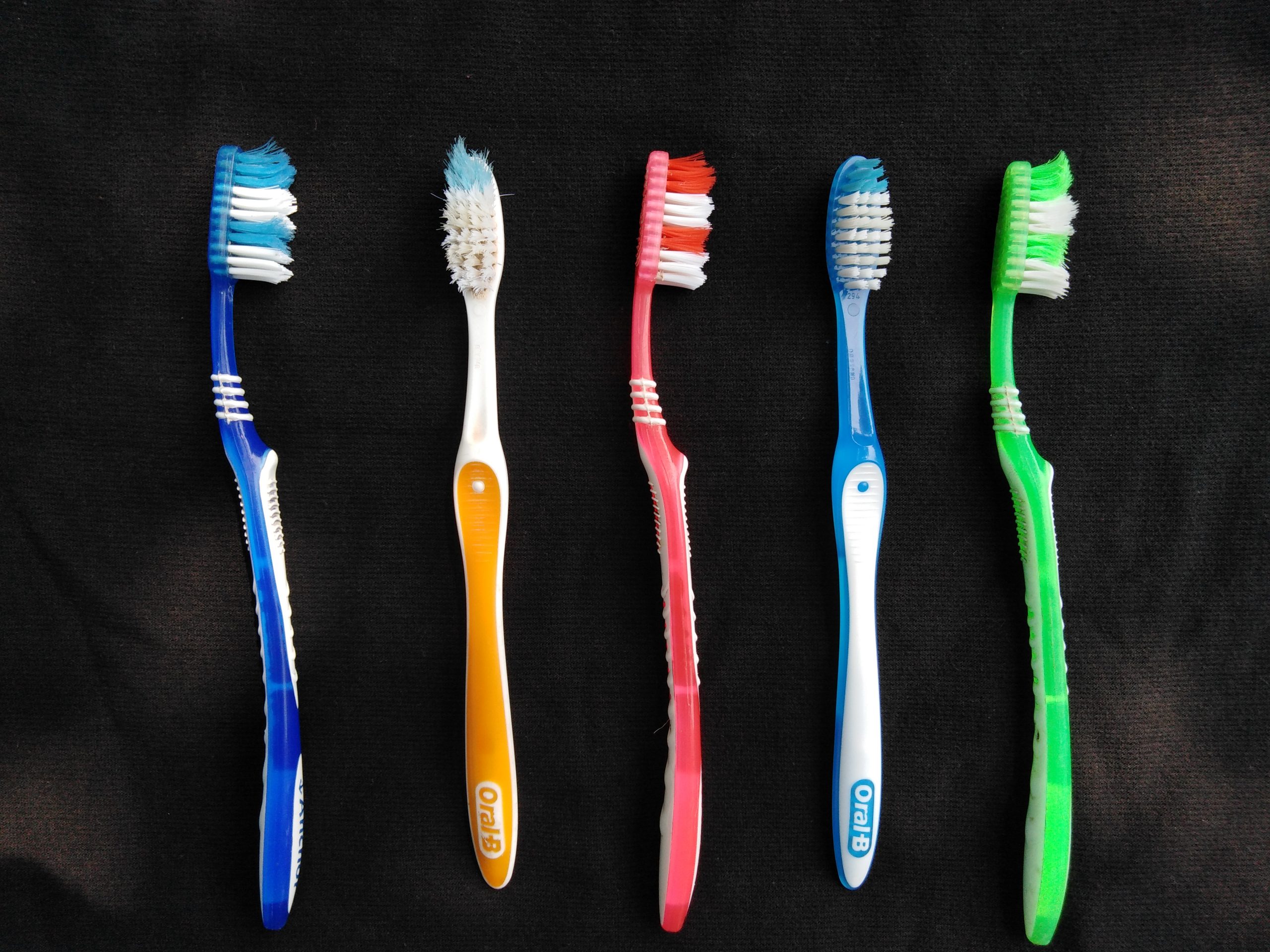 Multicolor toothbrushes