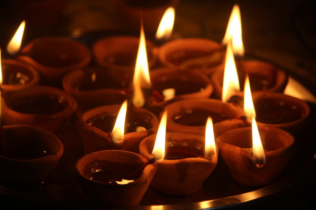 Oil lamps for Diwali - PixaHive