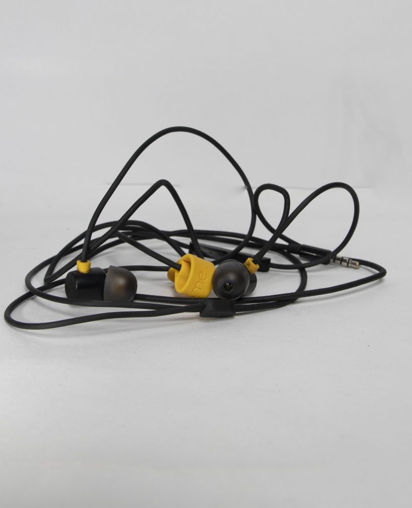 realme-wire-earphone-pixahive