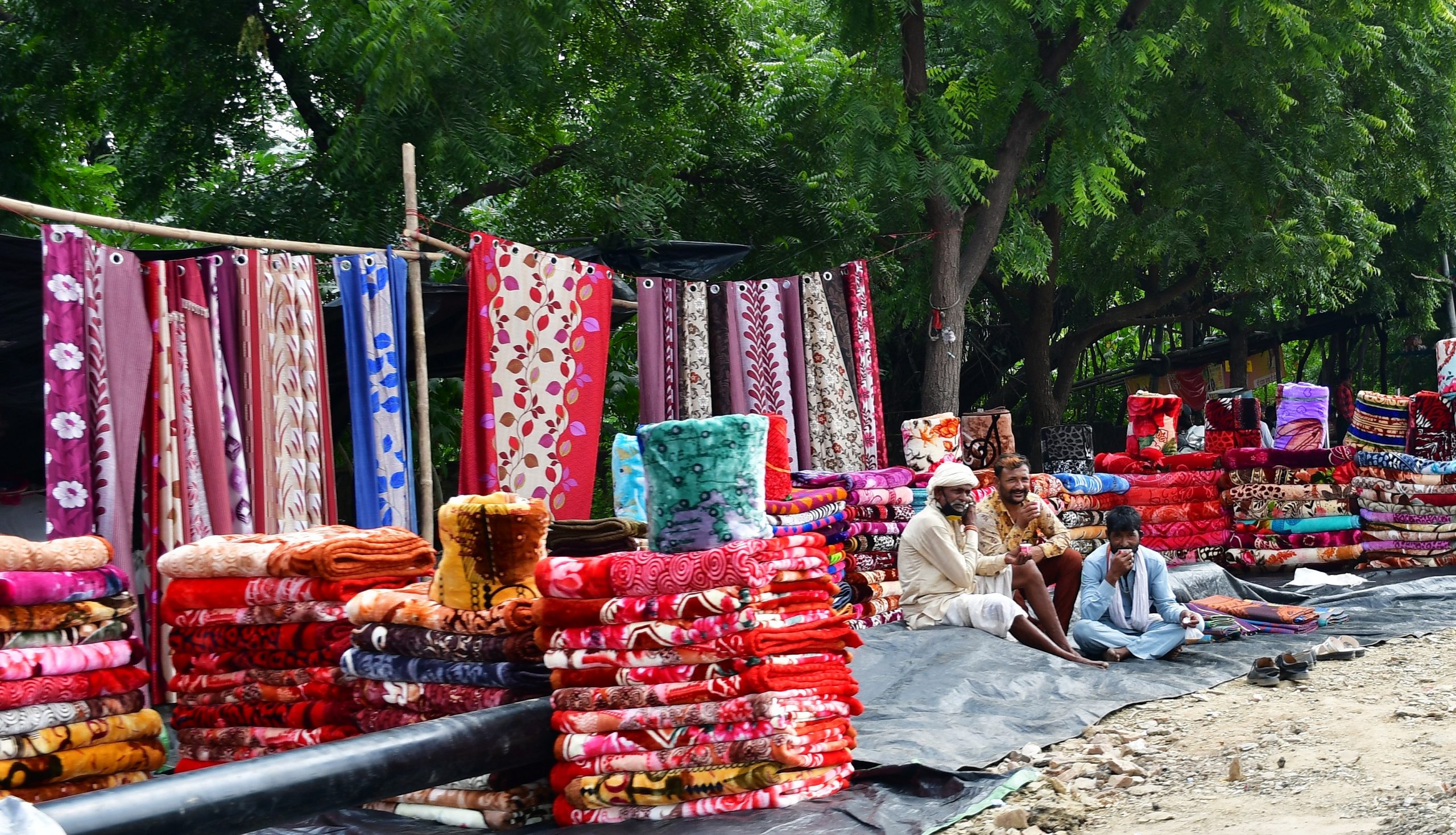 blanket sellers on the road side