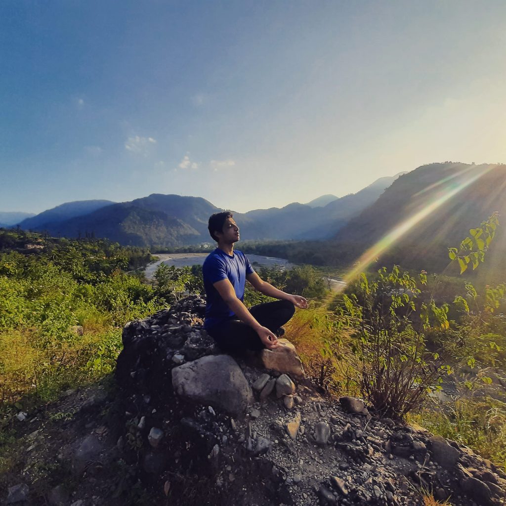 A man meditating - PixaHive