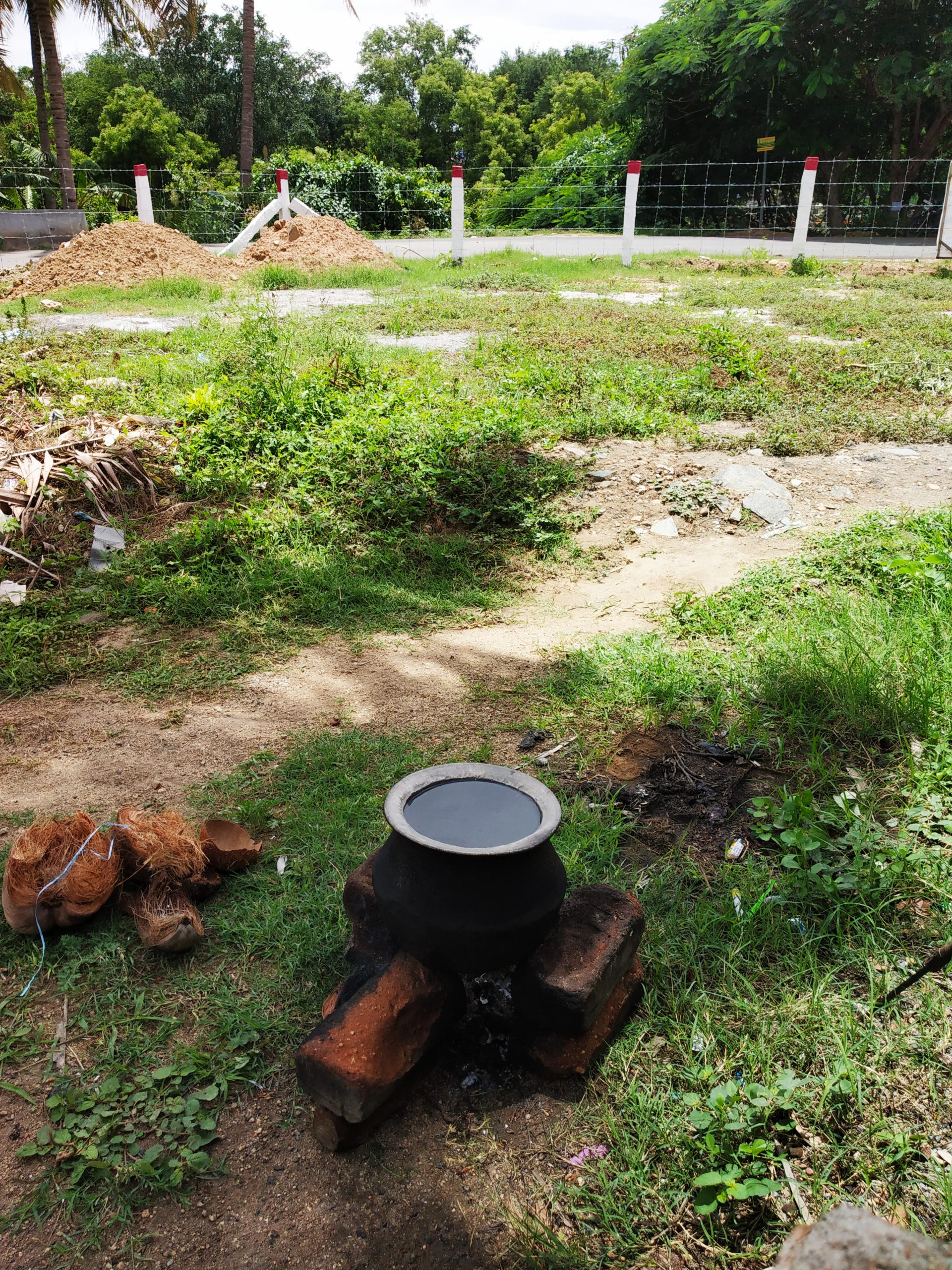 A water pot to heat