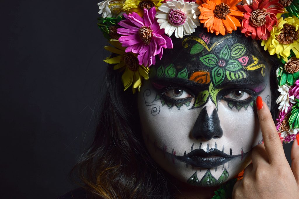 Floral painting on a girl's face - PixaHive