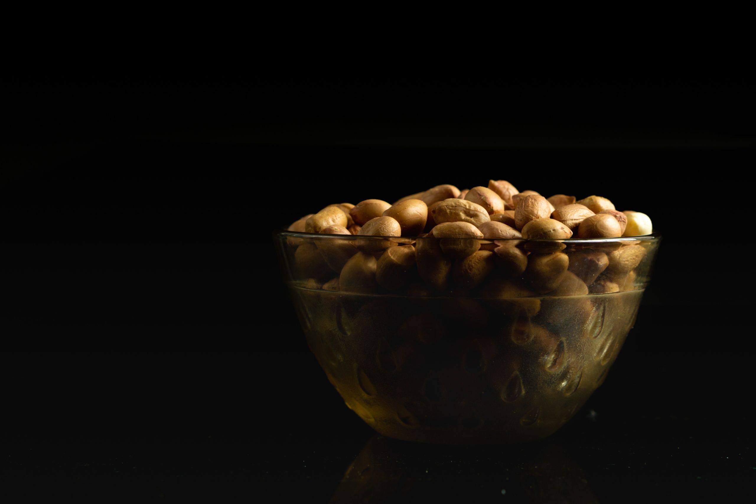 Groundnut seeds in a bowl