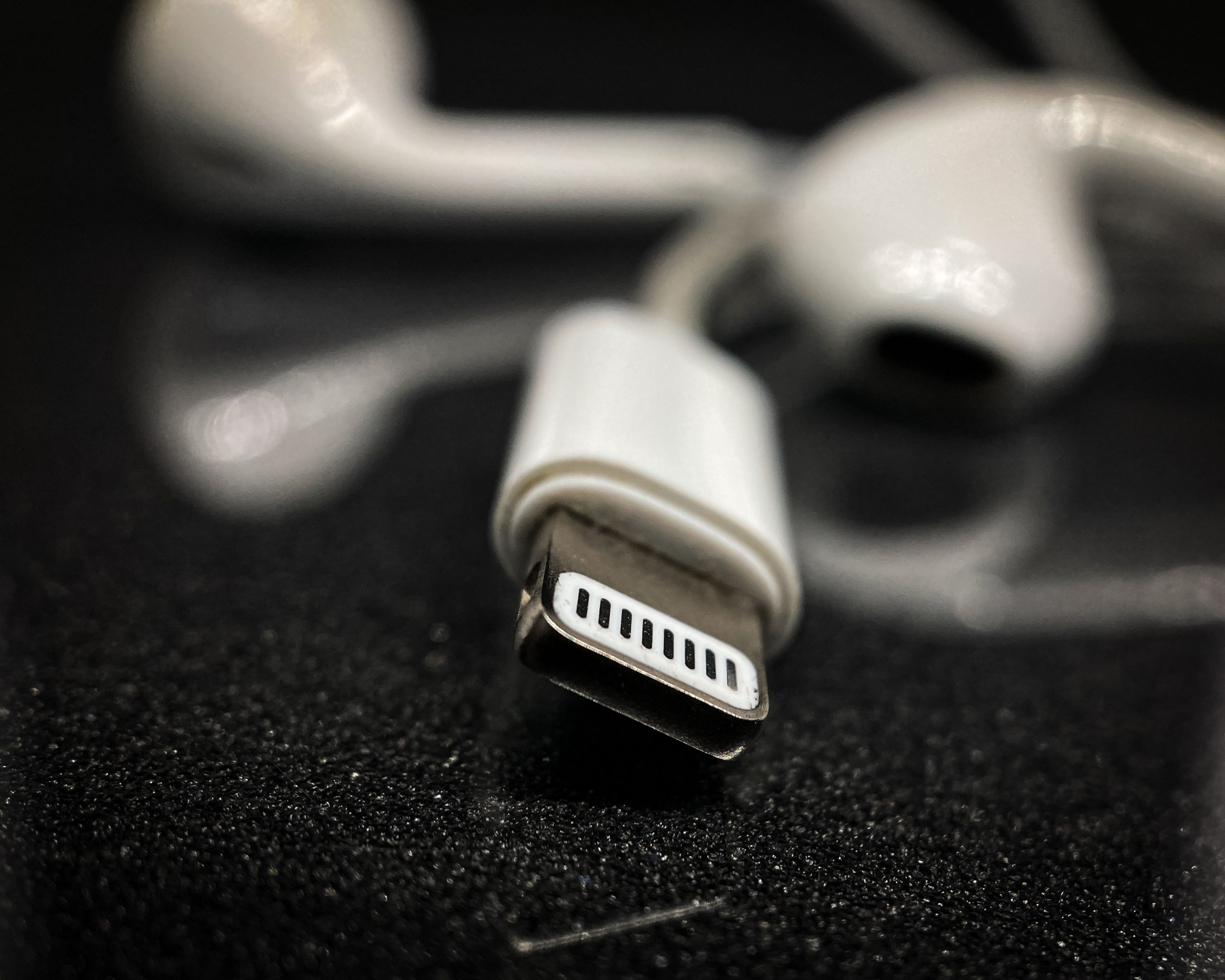 Lightning port cable
