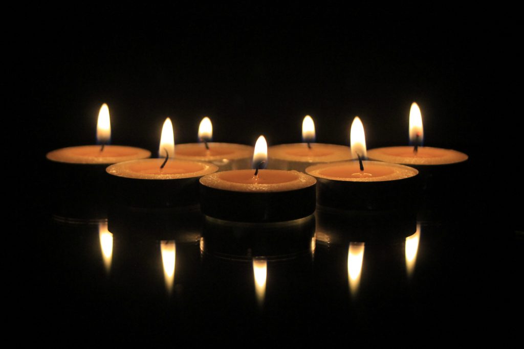 Oil lamps for Diwali celebration - PixaHive