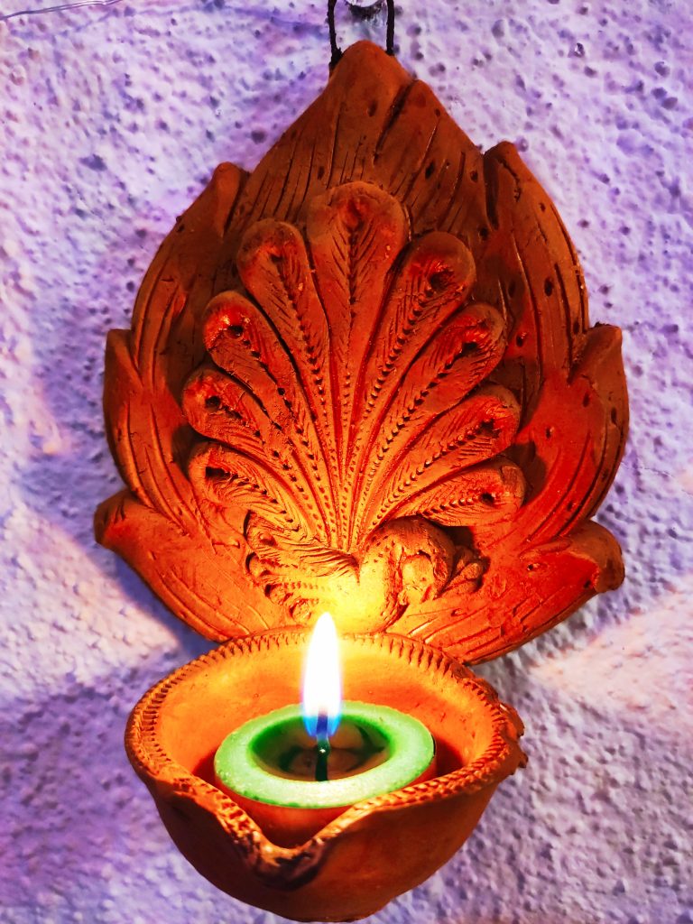 A clay oil lamp - PixaHive