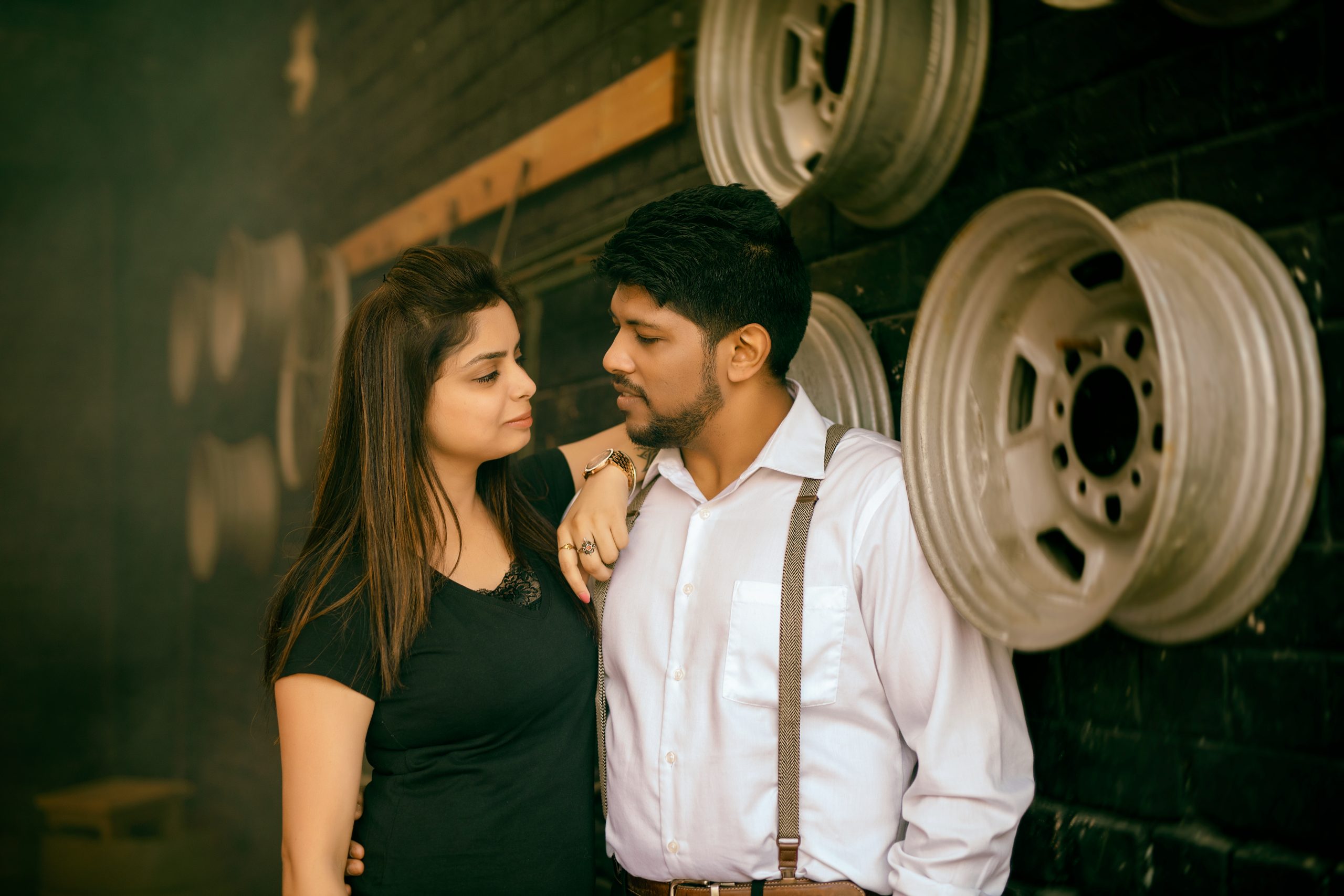 Viral wedding photoshoot | [PHOTOS] Couple poses for roadside post-wedding  photo shoot after car breaks down | Trending & Viral News