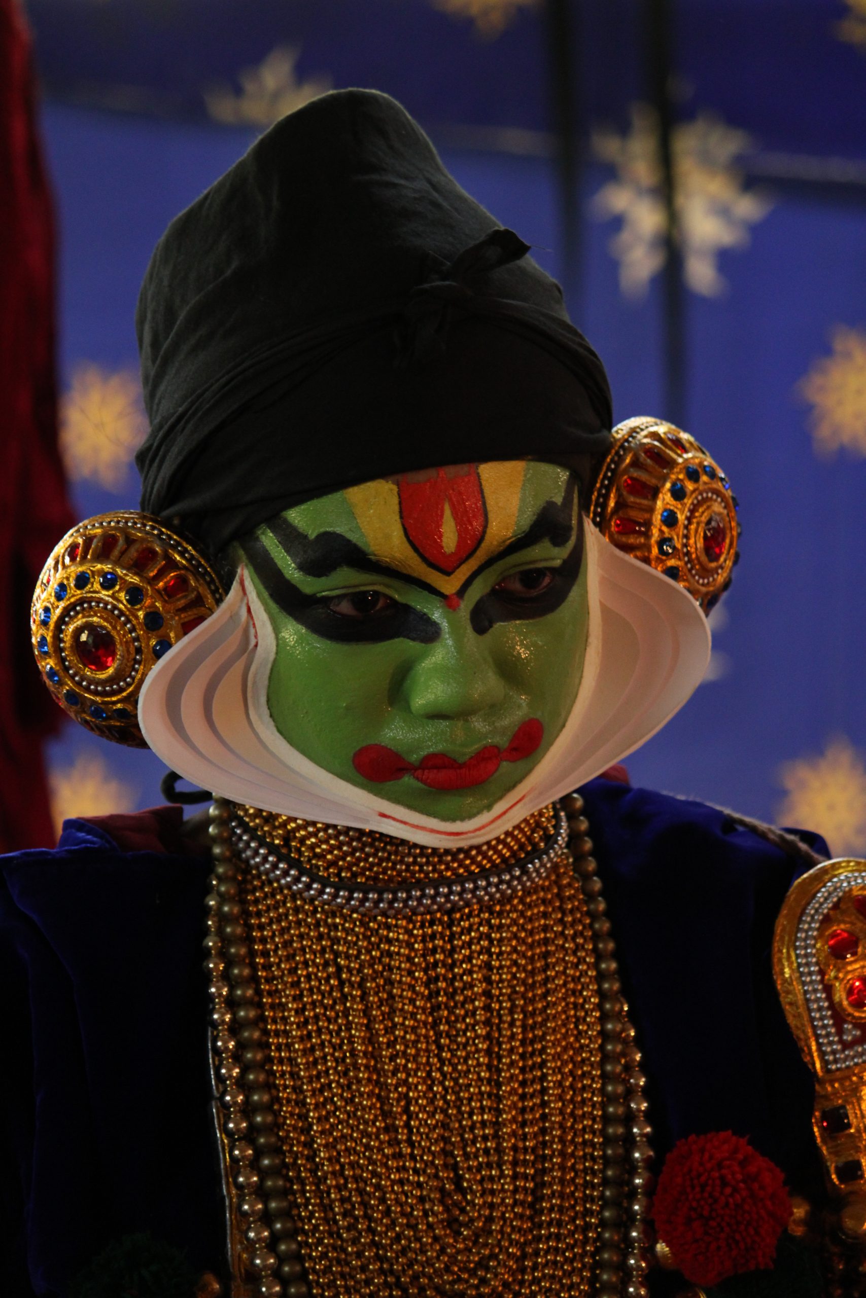 A Kathakali dance artist