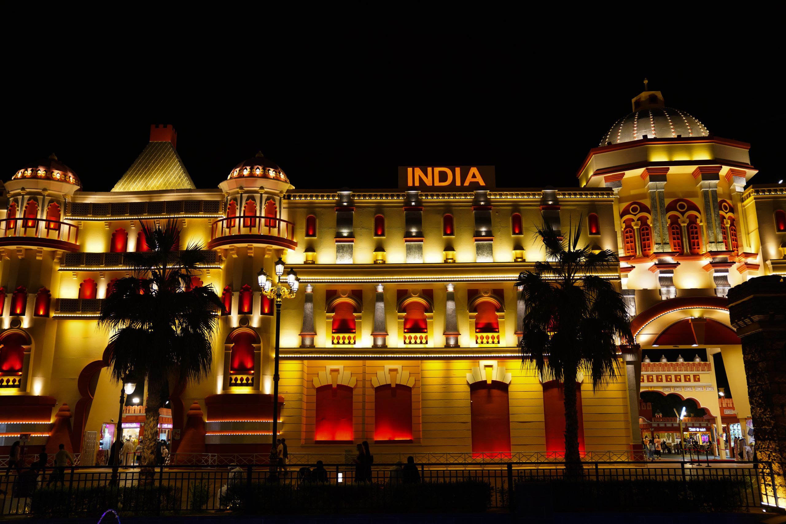 India gate in dubai carnival