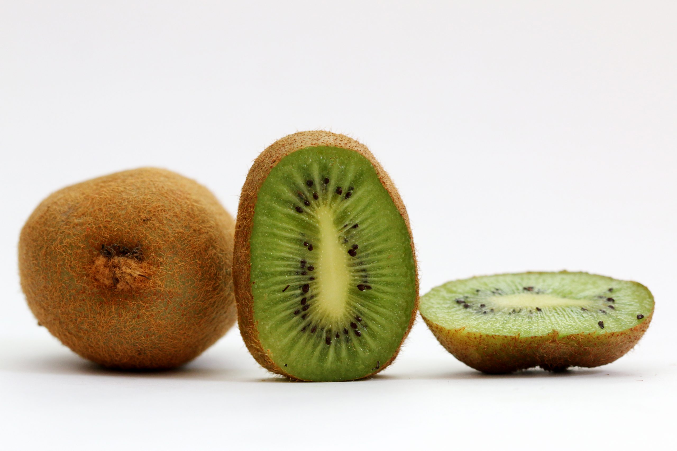 cut kiwi fruit