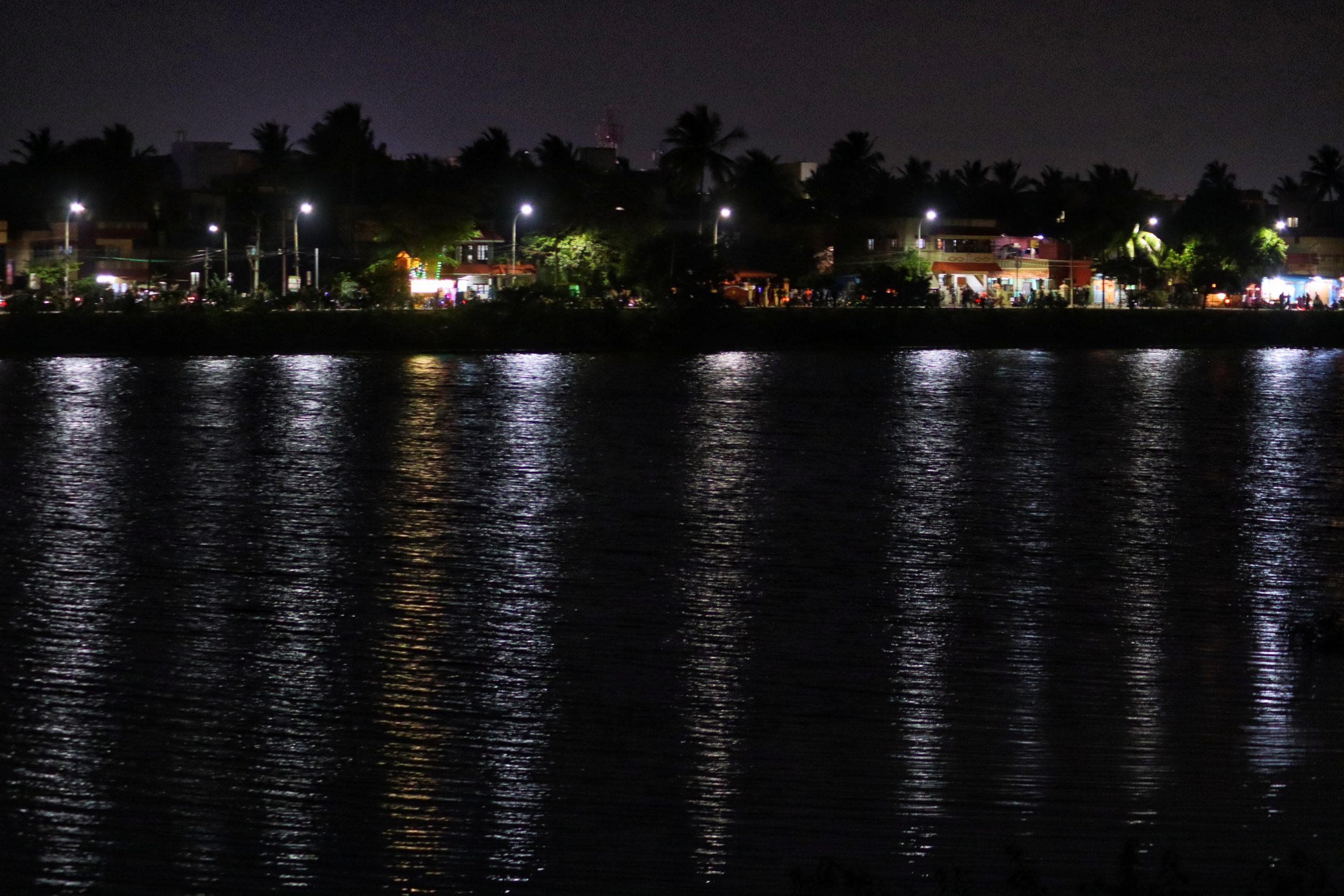 Lighting reflection on water