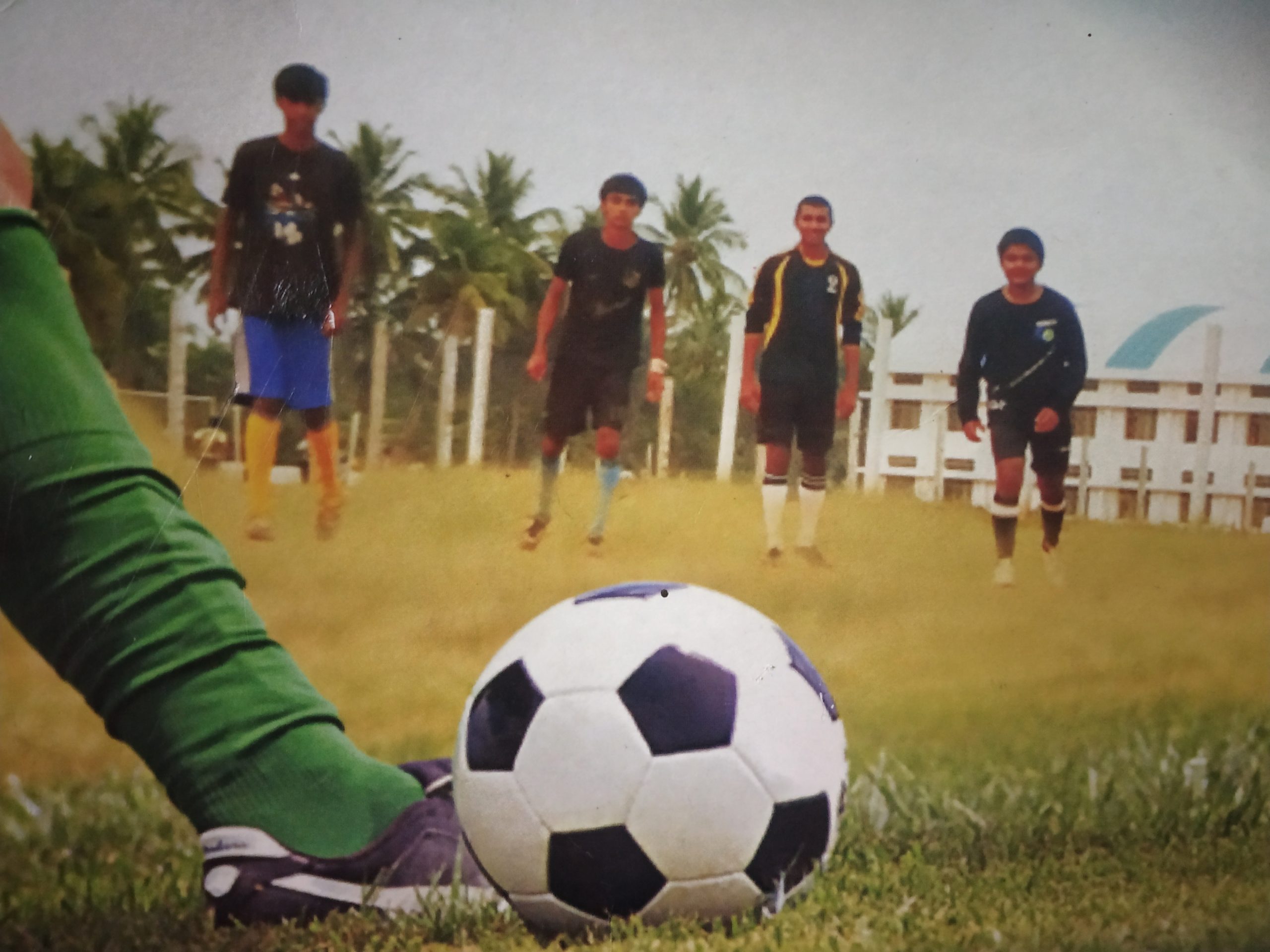 Meninos jogando futebol - Imagem grátis por Shaikh Ibrahim Badshah em PixaHive.com