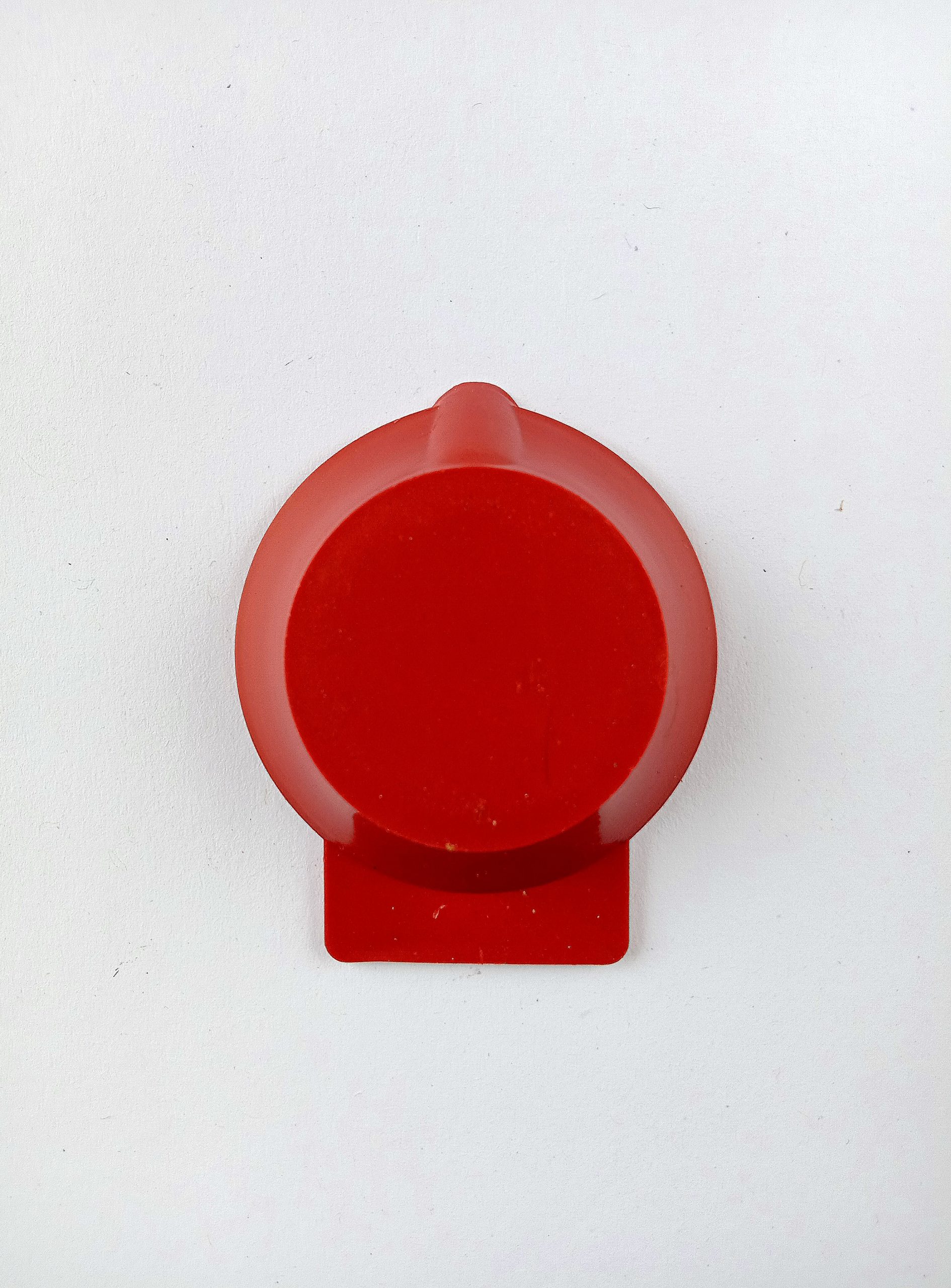 A plastic lid