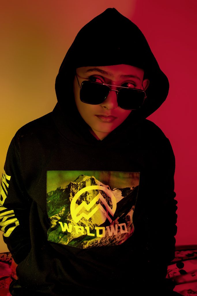 A girl sunglasses and hood - PixaHive