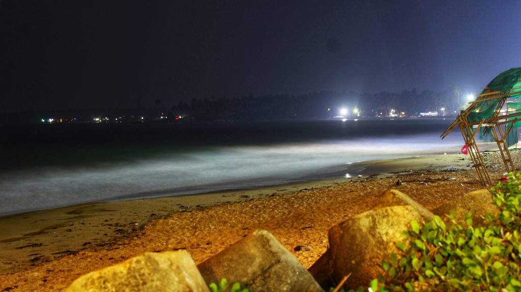 Beach at night - PixaHive