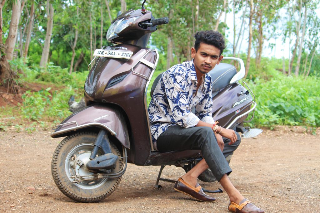 How to pose with scooty Photo pose for boys | bike phography pose - YouTube