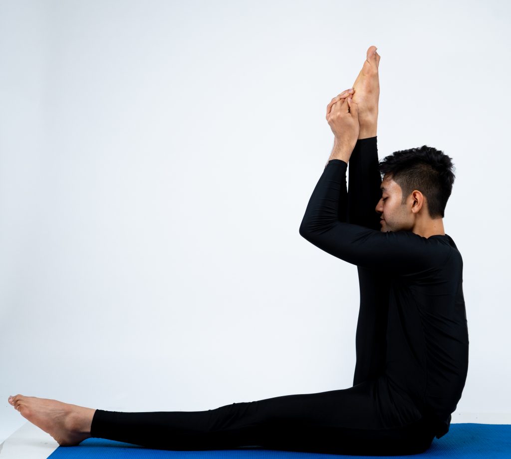 Longest duration to hold Dwi Pada Viparita Dandasana yoga pose | The record  for being in the Dwi Pada Viparita Dandasana (two- legged inverted staff  #yogapose) for the longest duration was set
