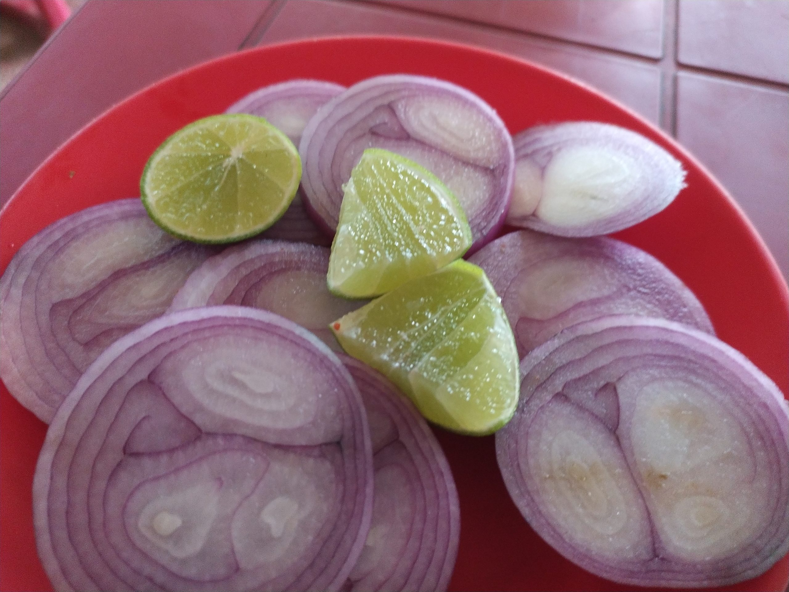 Lemon pieces with onions