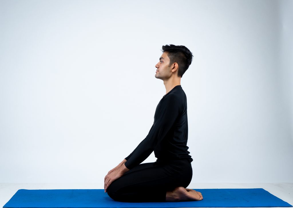 8 Effective Iyengar Yoga Poses to Help Improve Posture | Yogikuti