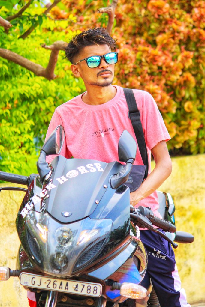 Pulsar 220 | Blurred background photography, Nature photography flowers,  Cool instagram pictures