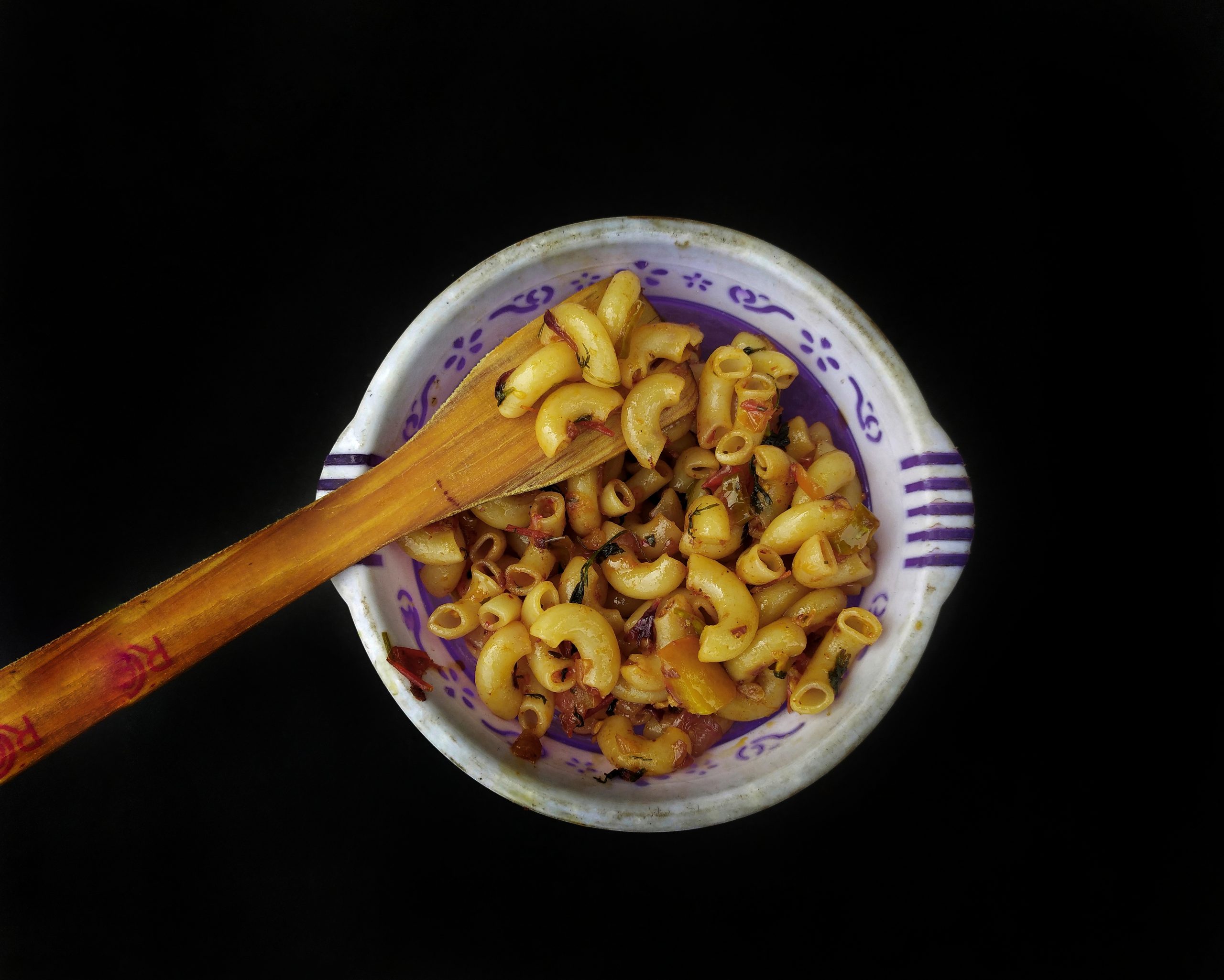 Cooked macaroni pasta bowl