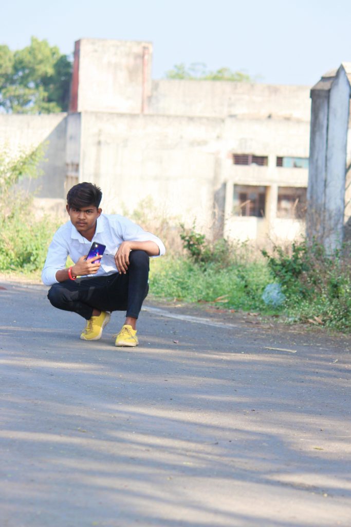 Model boy posing on road - PixaHive