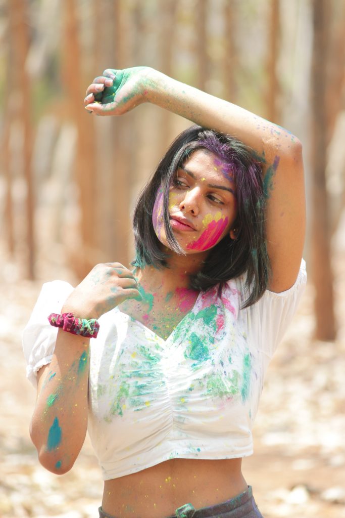 Girls posing with Holi colors - PixaHive