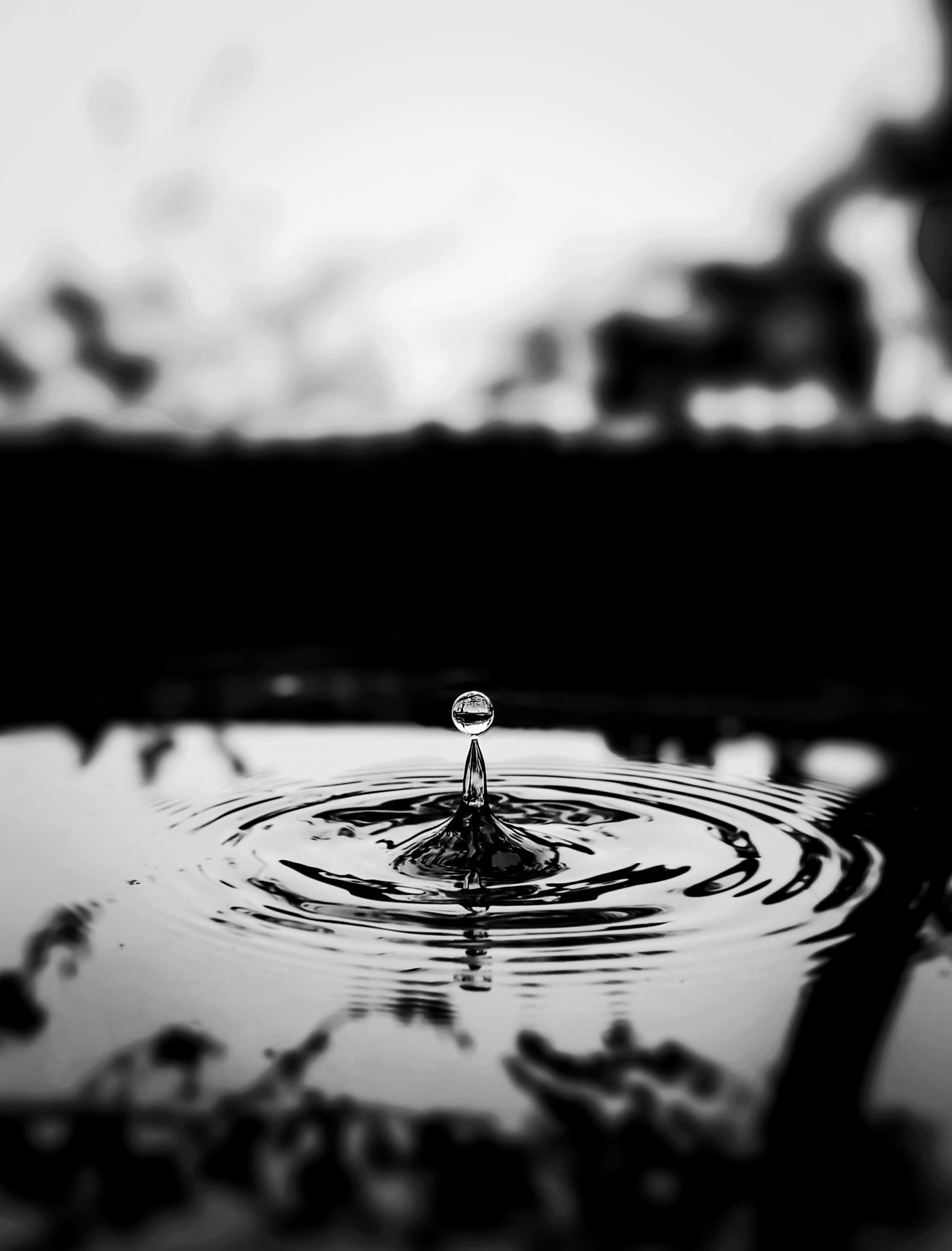 Droplet bouncing in the water