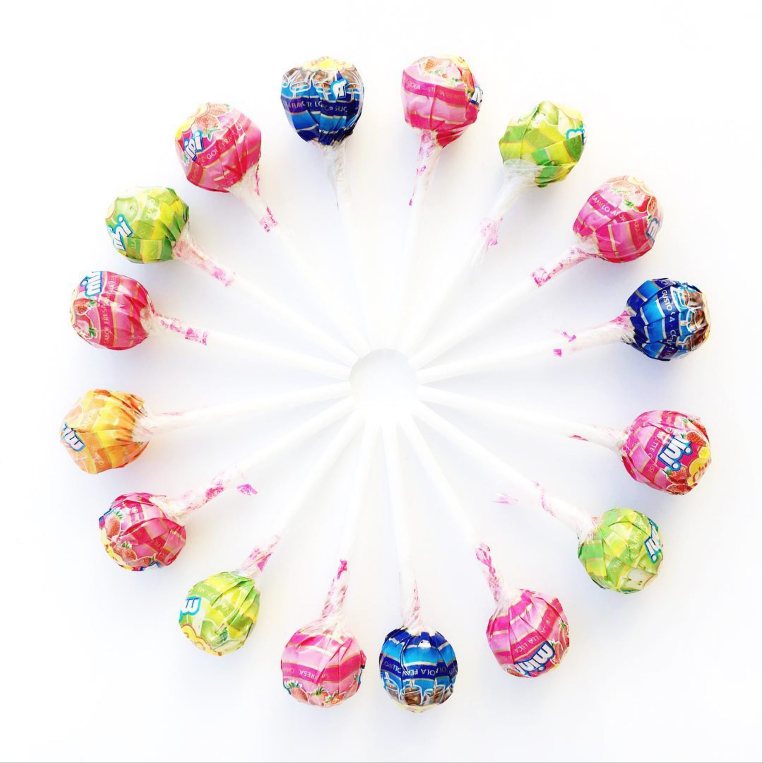 A circle made with lollypops
